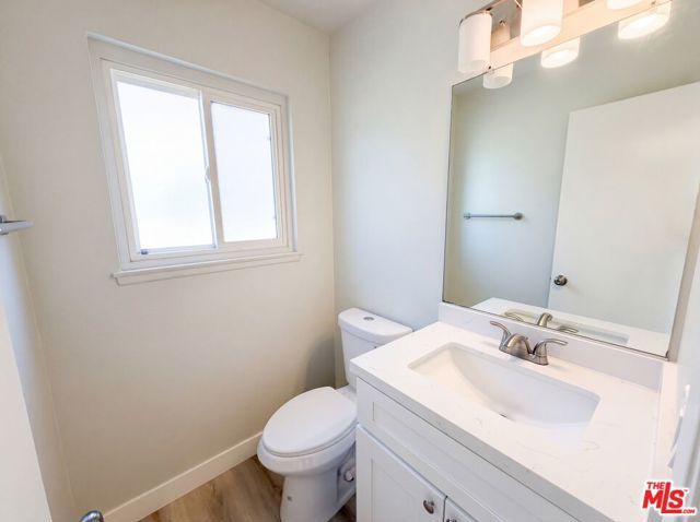 2334 W Chandler Avenue, Santa Ana, CA 92704