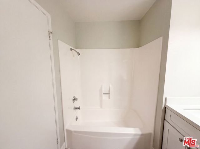2334 W Chandler Avenue, Santa Ana, CA 92704