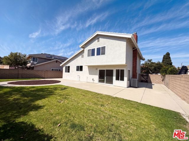 2334 W Chandler Avenue, Santa Ana, CA 92704