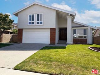 2334 W Chandler Avenue, Santa Ana, CA 92704