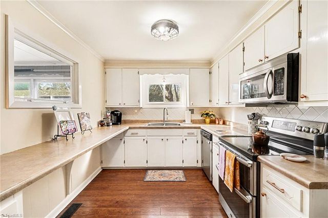 913 Alice Drive, Thomasville, NC 27360