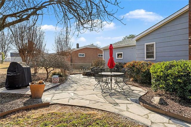 913 Alice Drive, Thomasville, NC 27360