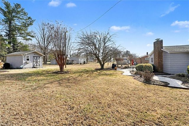 913 Alice Drive, Thomasville, NC 27360