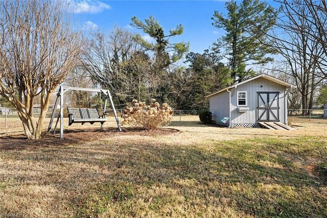 913 Alice Drive, Thomasville, NC 27360