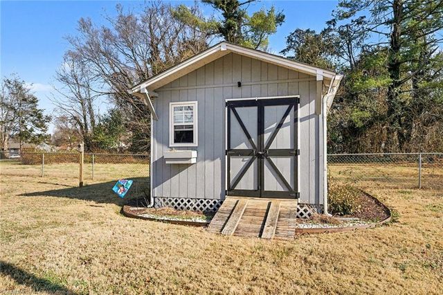 913 Alice Drive, Thomasville, NC 27360