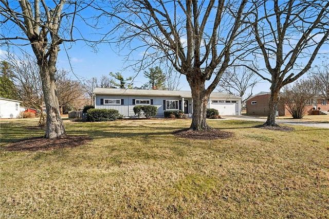 913 Alice Drive, Thomasville, NC 27360