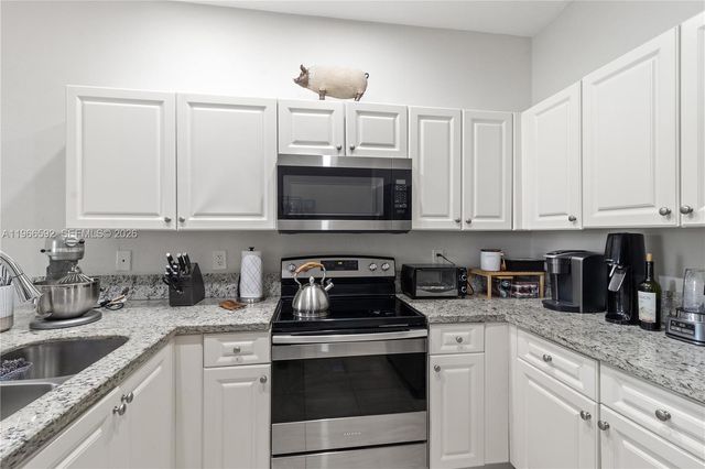 5343 SW 40th Ave, Dania Beach, FL 33314