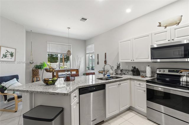 5343 SW 40th Ave, Dania Beach, FL 33314