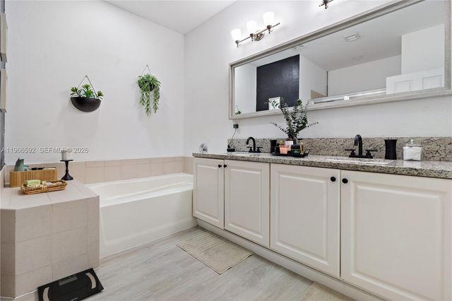 5343 SW 40th Ave, Dania Beach, FL 33314