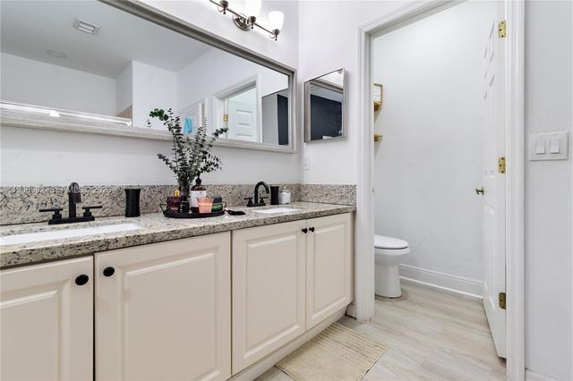 5343 SW 40th Ave, Dania Beach, FL 33314