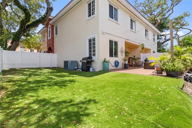 5343 SW 40th Ave, Dania Beach, FL 33314