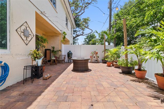 5343 SW 40th Ave, Dania Beach, FL 33314