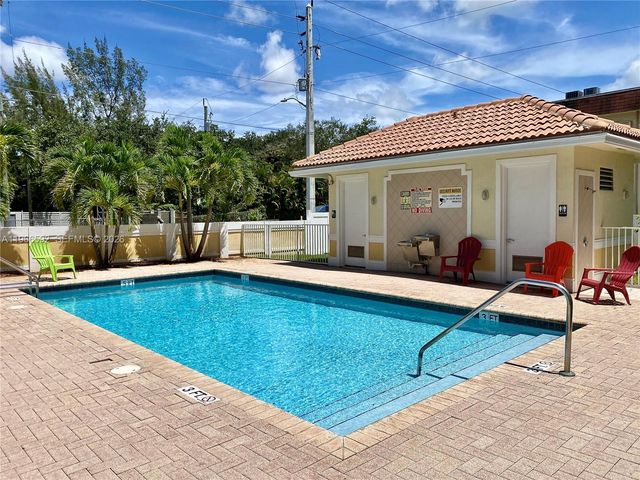 5343 SW 40th Ave, Dania Beach, FL 33314