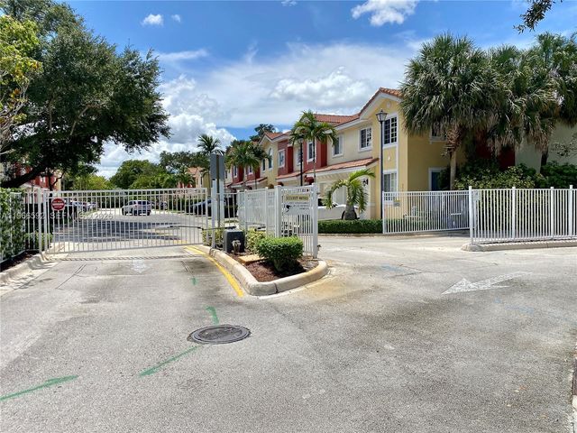 5343 SW 40th Ave, Dania Beach, FL 33314