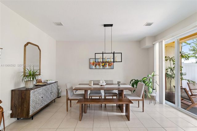 5343 SW 40th Ave, Dania Beach, FL 33314