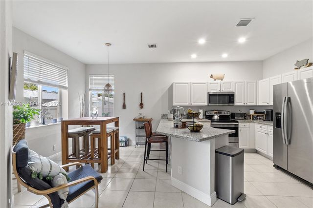 5343 SW 40th Ave, Dania Beach, FL 33314