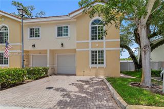 5343 SW 40th Ave, Dania Beach, FL 33314