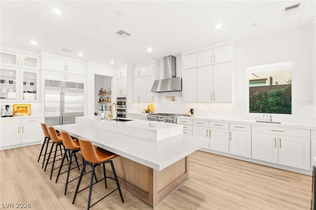 194 Harris Peak Street, Las Vegas, NV 89138