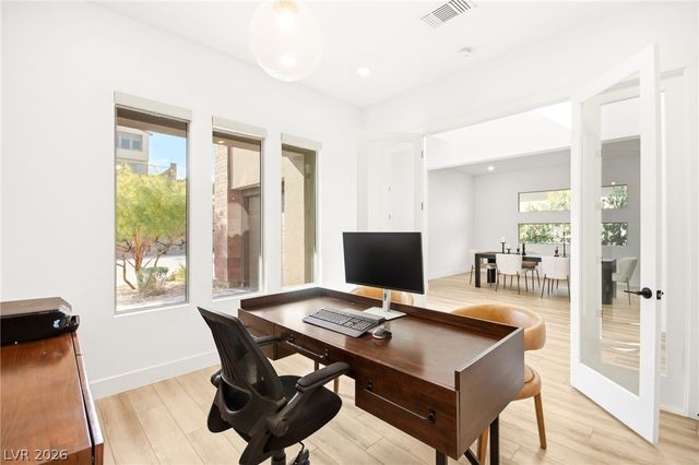194 Harris Peak Street, Las Vegas, NV 89138