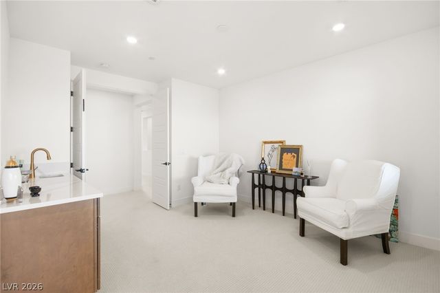194 Harris Peak Street, Las Vegas, NV 89138
