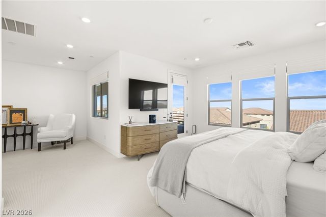 194 Harris Peak Street, Las Vegas, NV 89138