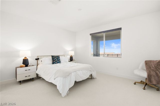 194 Harris Peak Street, Las Vegas, NV 89138