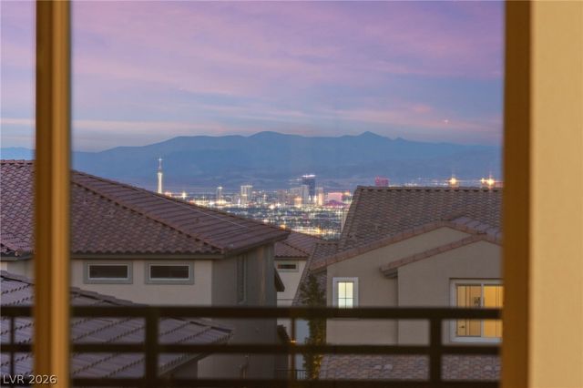 194 Harris Peak Street, Las Vegas, NV 89138