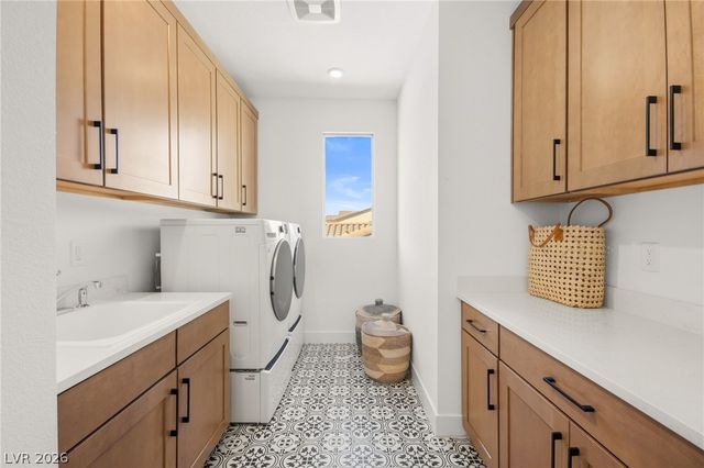 194 Harris Peak Street, Las Vegas, NV 89138
