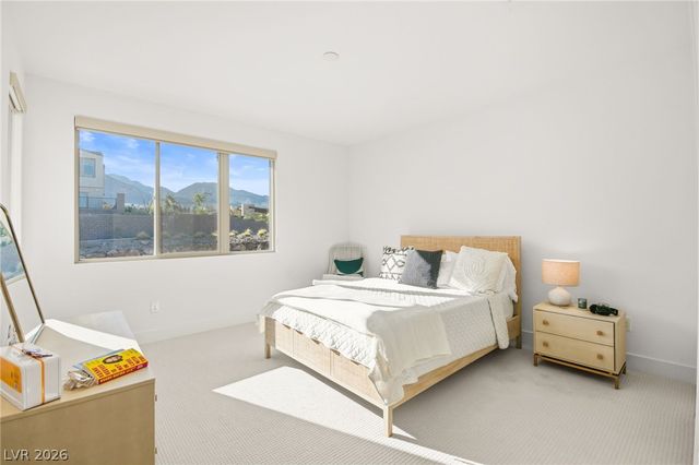 194 Harris Peak Street, Las Vegas, NV 89138