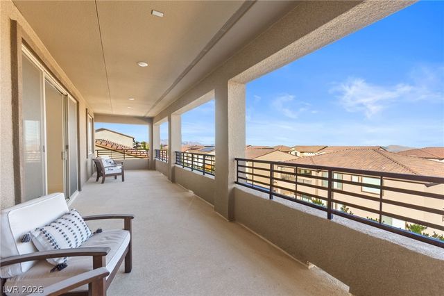 194 Harris Peak Street, Las Vegas, NV 89138