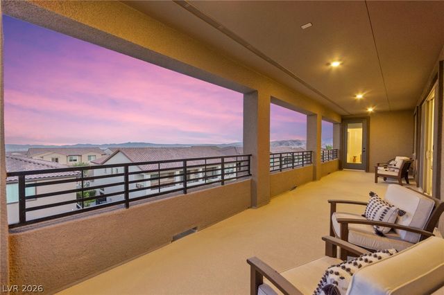 194 Harris Peak Street, Las Vegas, NV 89138