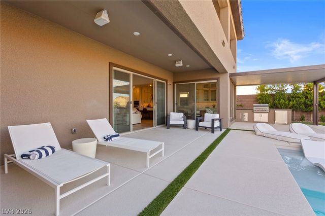 194 Harris Peak Street, Las Vegas, NV 89138