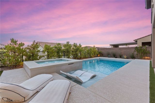 194 Harris Peak Street, Las Vegas, NV 89138
