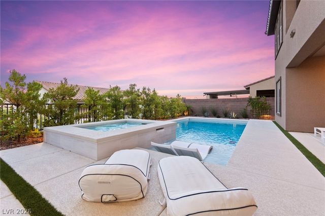 194 Harris Peak Street, Las Vegas, NV 89138