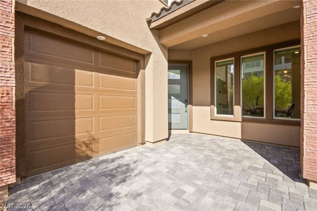 194 Harris Peak Street, Las Vegas, NV 89138