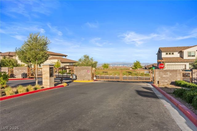 194 Harris Peak Street, Las Vegas, NV 89138