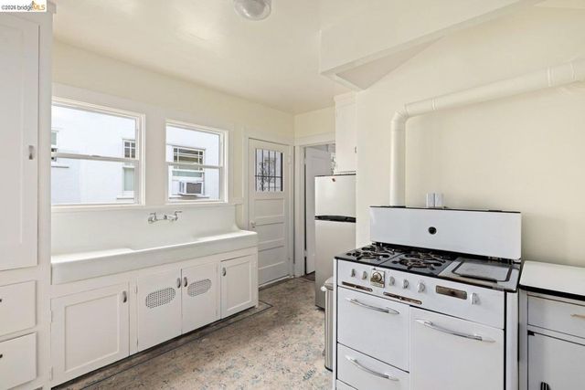 546 North Street, Oakland, CA 94609
