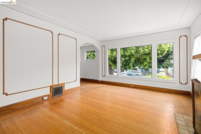 546 North Street, Oakland, CA 94609