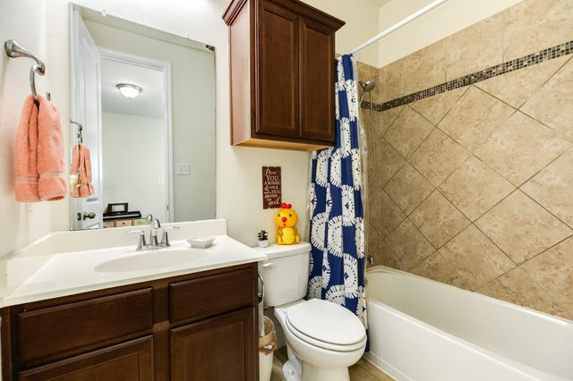 2329 Vineyard Terrace Lane, League City, TX 77573