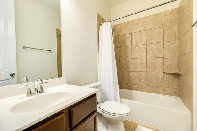 2329 Vineyard Terrace Lane, League City, TX 77573