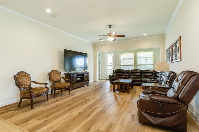 2329 Vineyard Terrace Lane, League City, TX 77573
