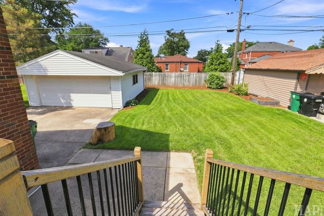 1512 Portsmouth Avenue, Westchester, IL 60154