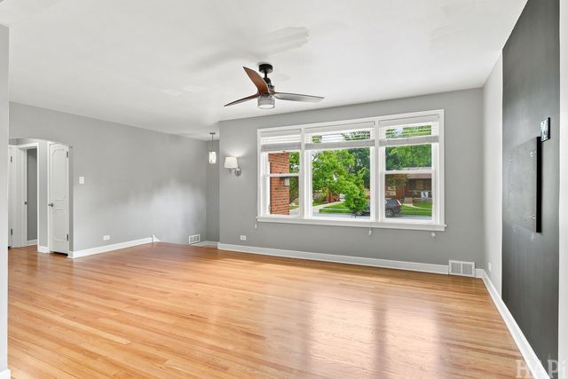 1512 Portsmouth Avenue, Westchester, IL 60154