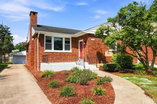 1512 Portsmouth Avenue, Westchester, IL 60154