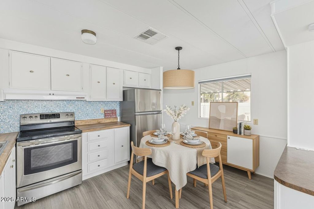 Image 17 of property listing at 16225 N 29th St -- 28, Phoenix, AZ 85032