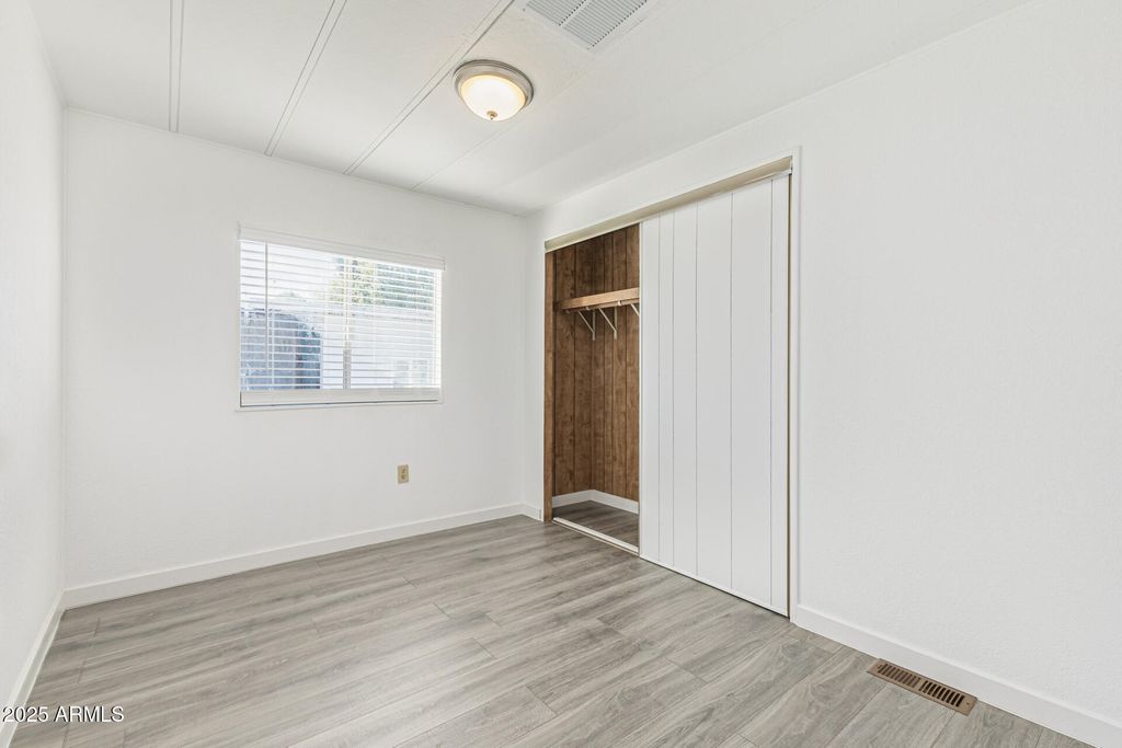 Image 24 of property listing at 16225 N 29th St -- 28, Phoenix, AZ 85032