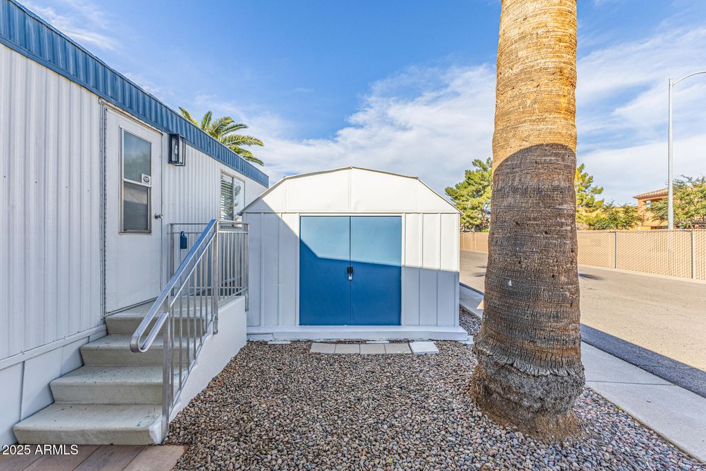 Image 29 of property listing at 16225 N 29th St -- 28, Phoenix, AZ 85032
