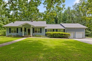 1702 James Boulevard, Signal Mountain, TN 37377