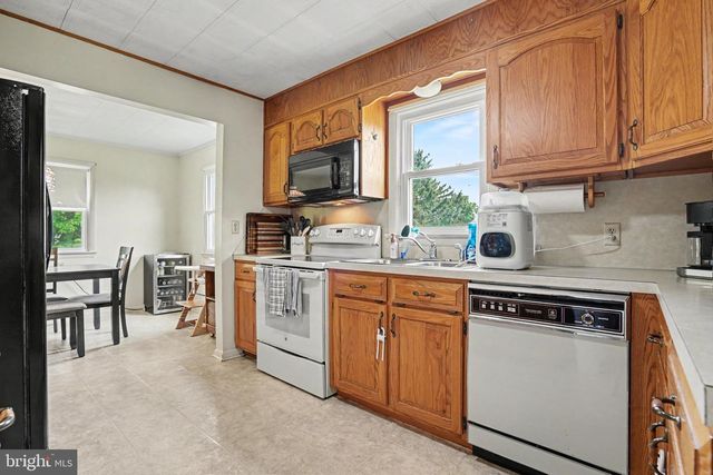 18 HOLLY STREET, Mount Holly Springs, PA 17065