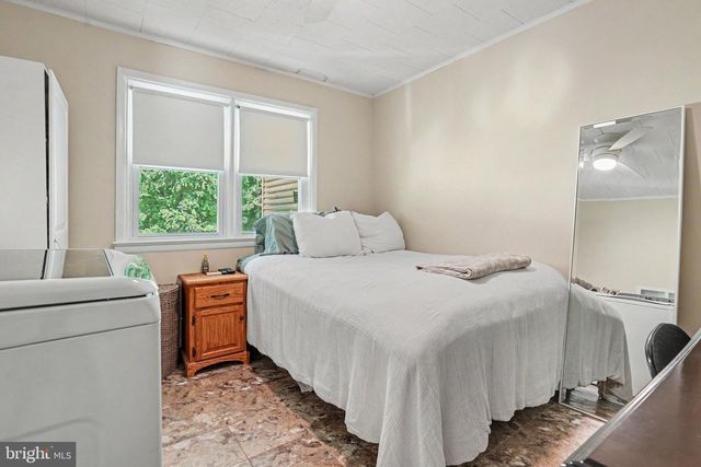 18 HOLLY STREET, Mount Holly Springs, PA 17065
